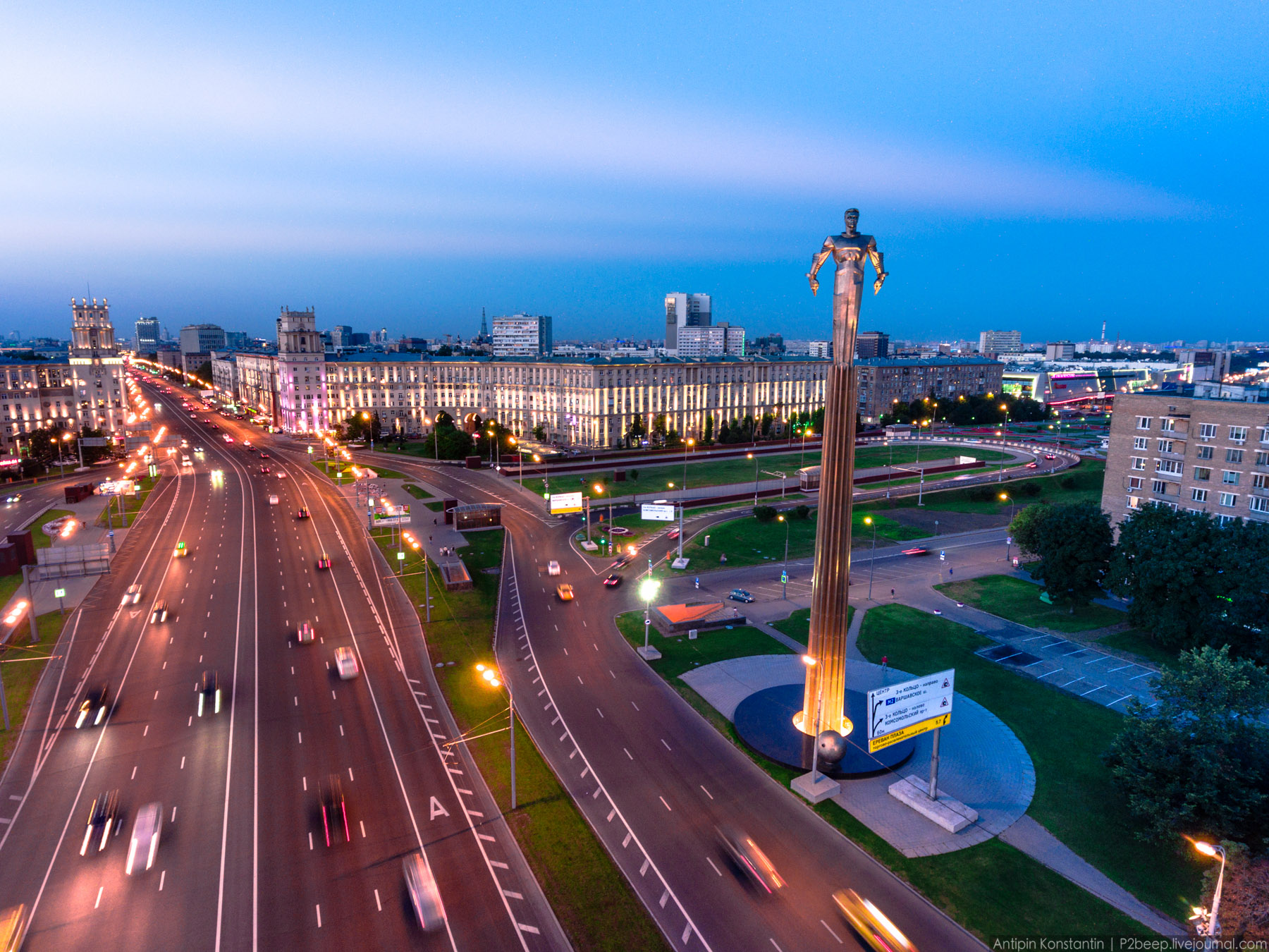 Ленинский питер. Памятник Гагарину на Ленинском проспекте. Ленинский проспект Санкт-Петербург. Ленинский проспект, Москва. Памятник Гагарину на Ленинском проспекте с коптера.